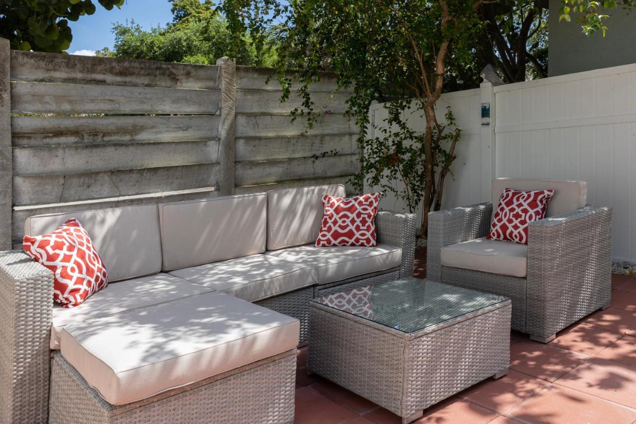 Beautiful Casita With King Bed And Private Patio Close To Calle 8, Mia Airport, Coral Gables Miami Luaran gambar