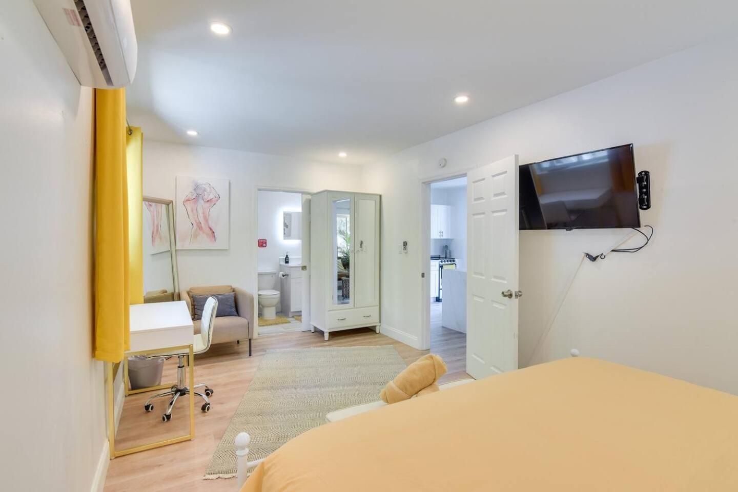 Beautiful Casita With King Bed And Private Patio Close To Calle 8, Mia Airport, Coral Gables Miami Luaran gambar